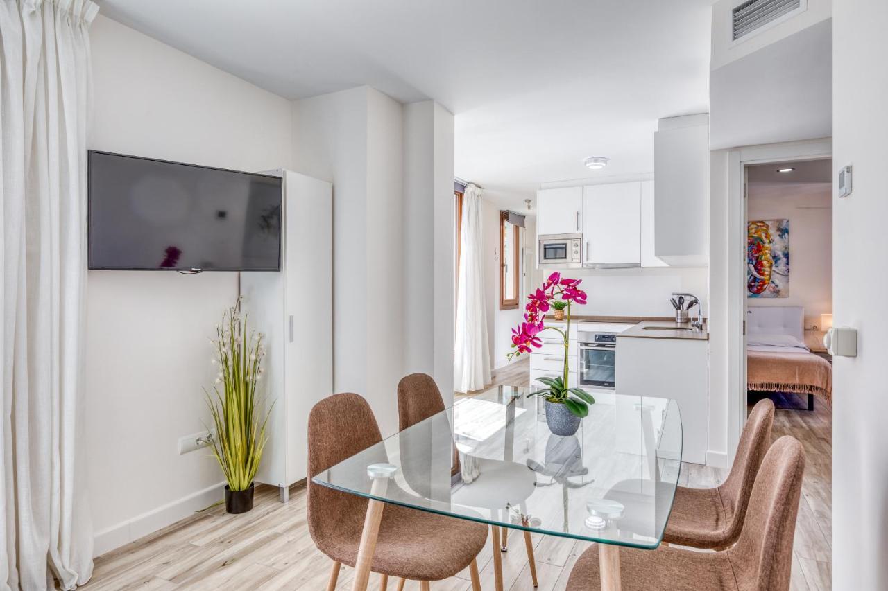 Hanami Estepona Centro 1B Apartment Luaran gambar